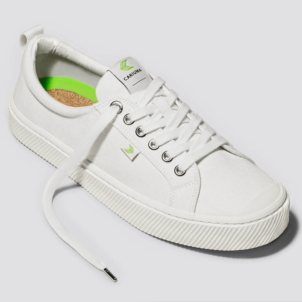 Cariuma‎ OCA Low Off-White Canvas Lace Up Sneakers